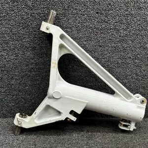 46W320009-003 (Cast: 83650-11) Piper PA46-600TP Main Gear Trunnion Assembly LH